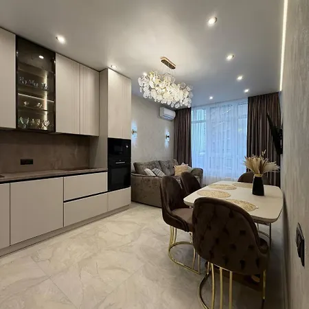 Apartment аркадия , жк атмосфера !паркинг !терраса с садом на крыше с панорамой моря ! 7 этаж, балкон , 3 комнаты , размещение 6 гостей
