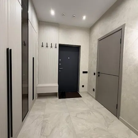 Apartment аркадия , жк атмосфера !паркинг !терраса с садом на крыше с панорамой моря ! 7 этаж, балкон , 3 комнаты , размещение 6 гостей Odesa